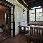 Inn Medieval El Manjon Barros