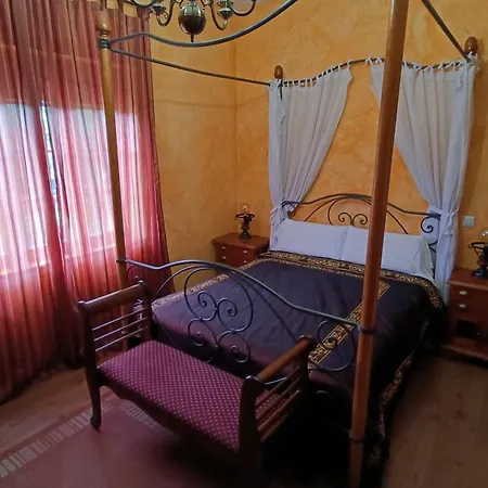 Trisileja El Manjon Inn