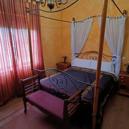 Medieval El Manjon Мини-отель