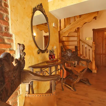 Medieval El Manjon Мини-отель 3*