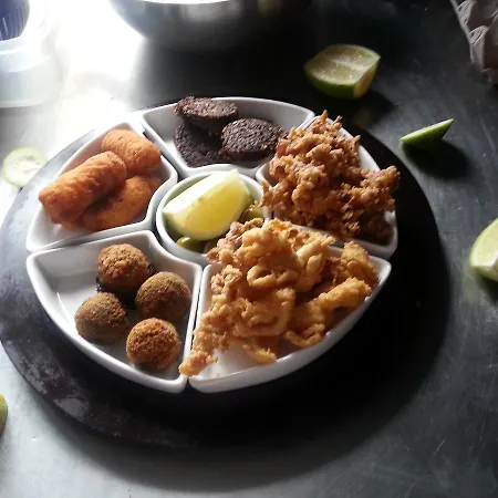 Мини-отель Medieval El Manjon 3*