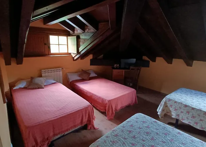 여관 Medieval El Manjon