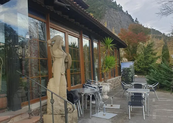 Medieval El Manjon 여관 3*