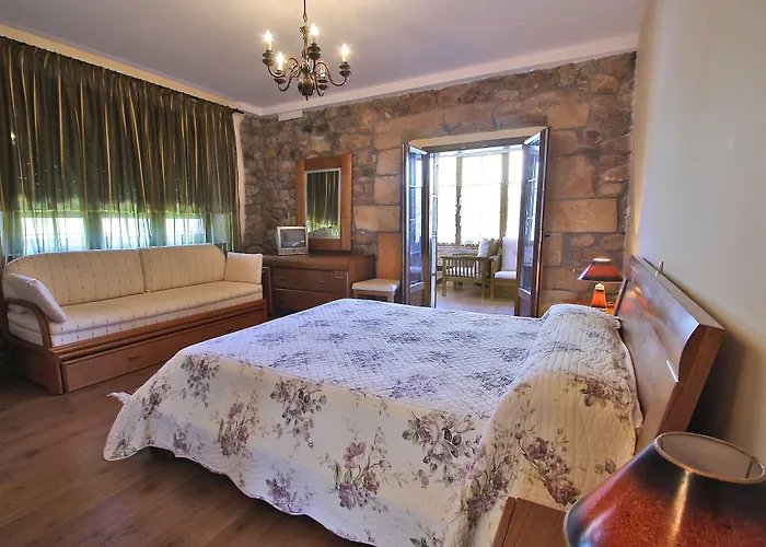 여관 Medieval El Manjon 3*