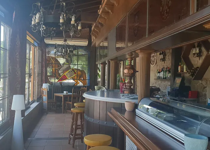 Medieval El Manjon 여관 Barros